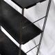 Etagère string moderniste modulable en fer forgé et tôle noir, 1950-1960