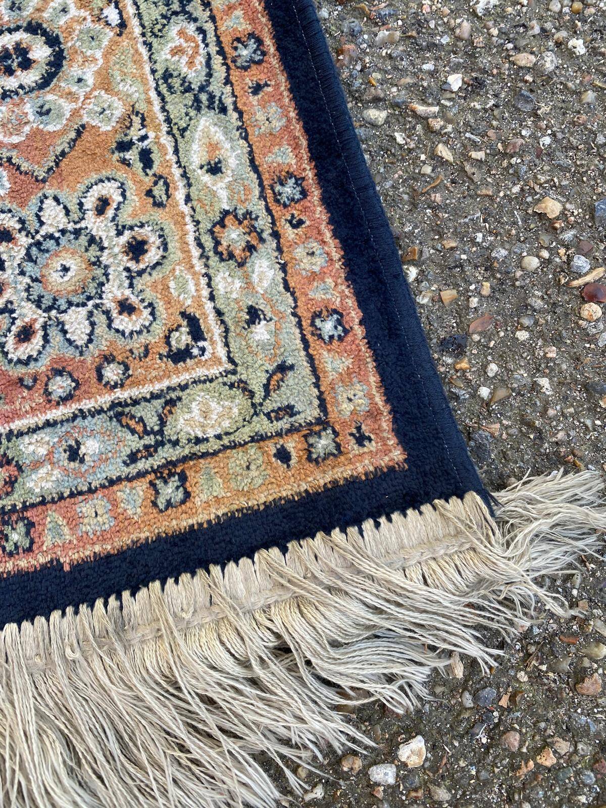 Oriental wool rug 133x200cm