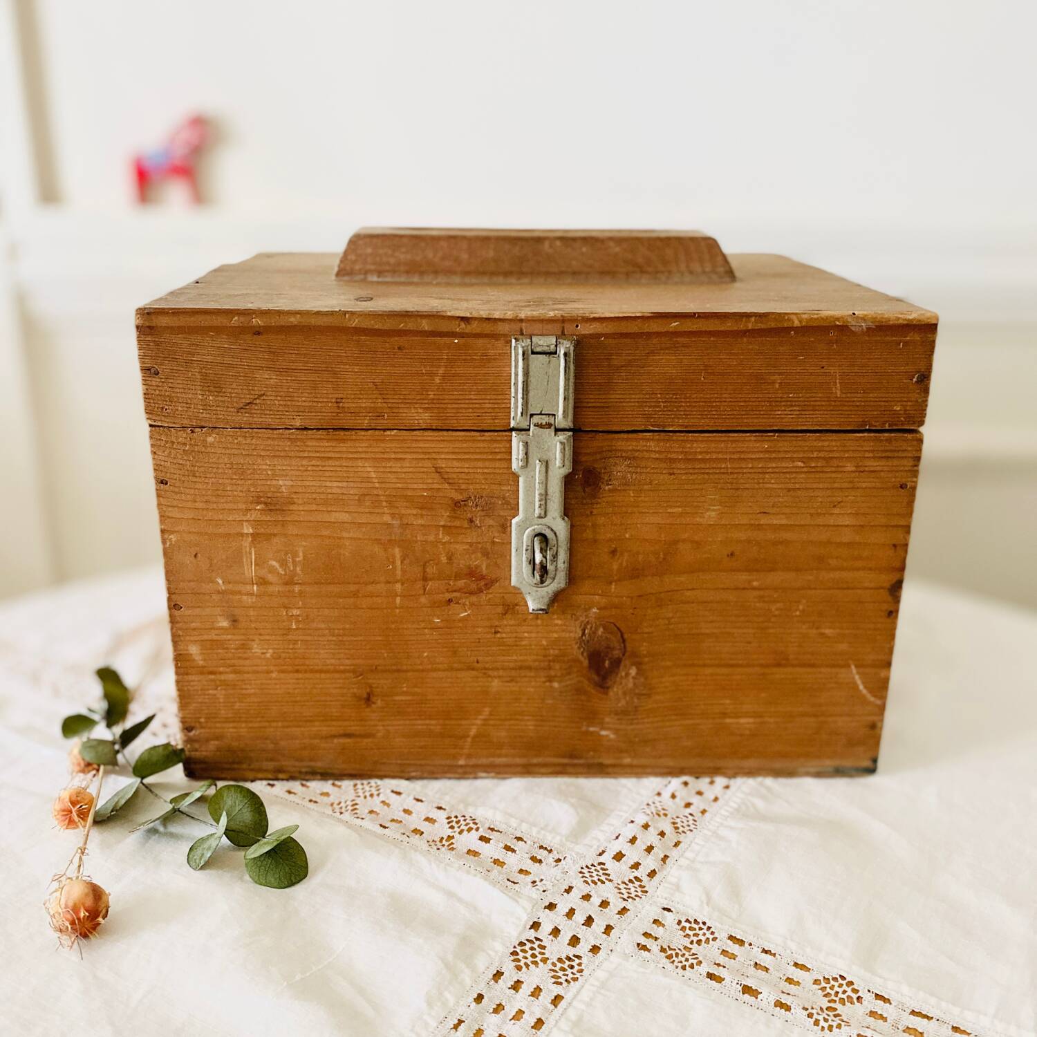Wooden urn box