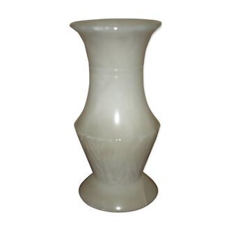 Vase en albâtre