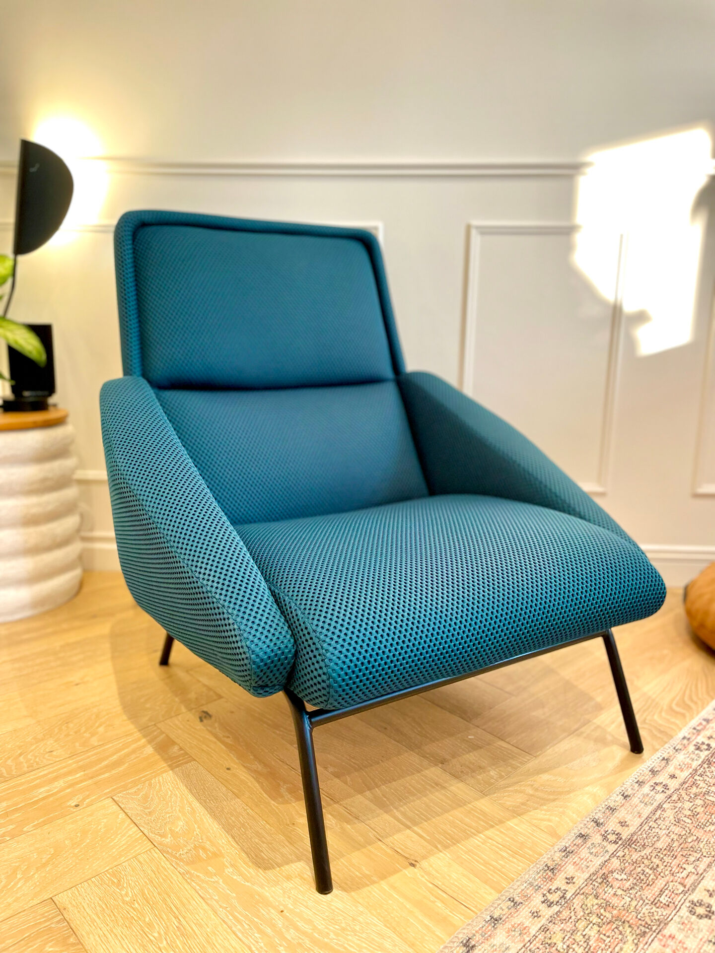 Fauteuil vintage Guermonprez, estampillé - maille 3D Bleu pétrole – De