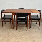 Scandinavian table with extensions