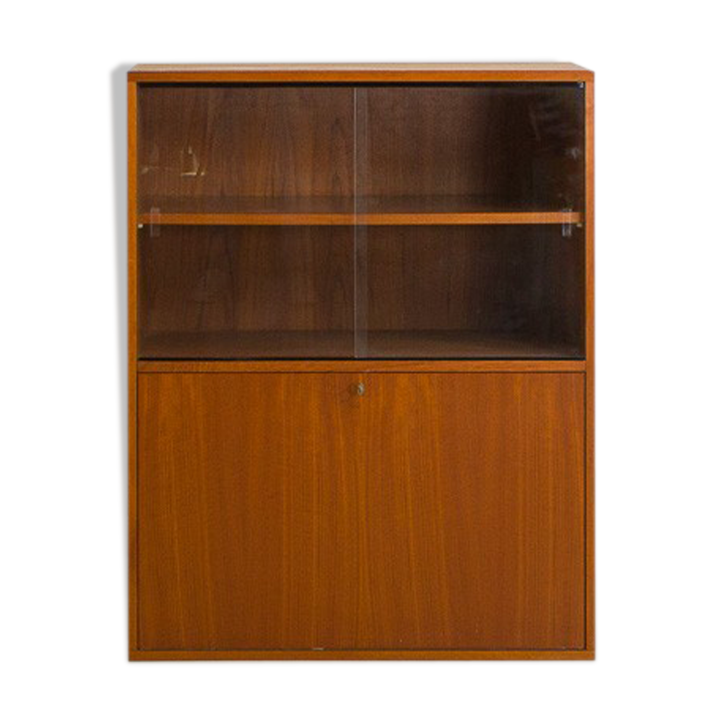 Furniture with showcase and lid