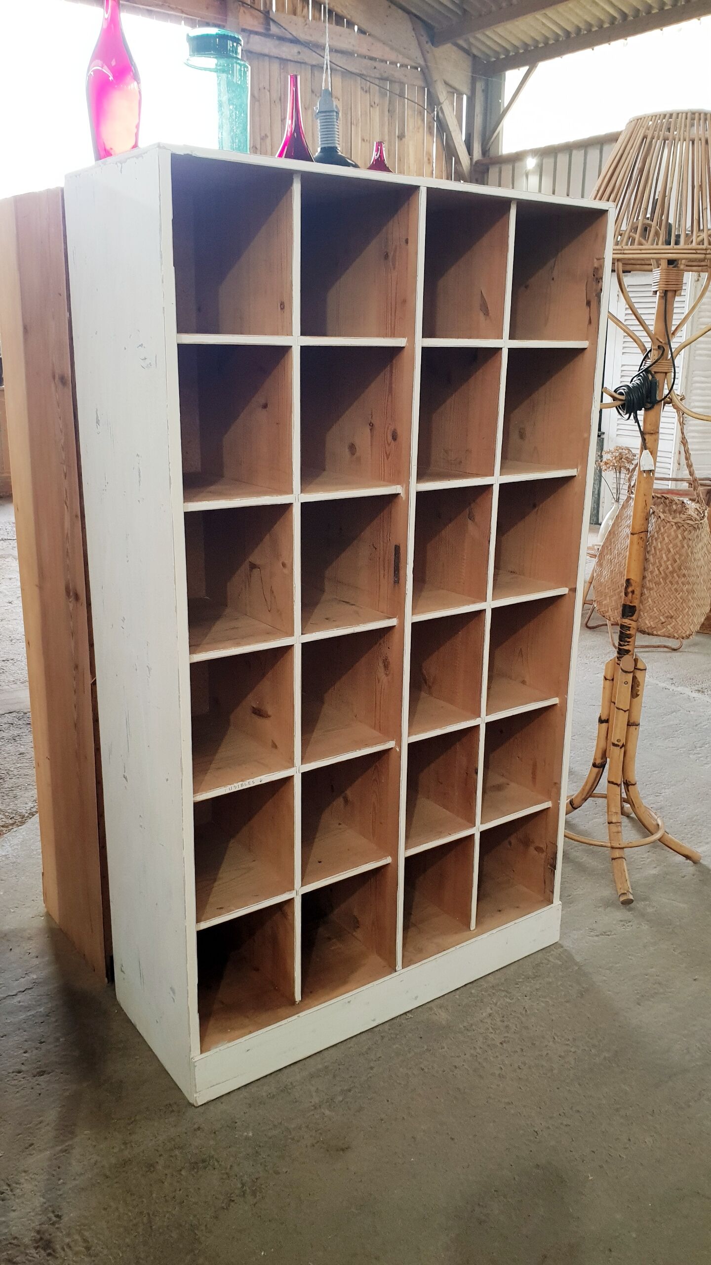 Trade furniture with lockers