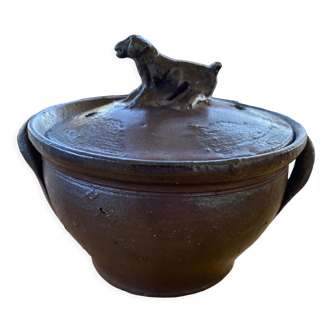 Sandstone pot with lid