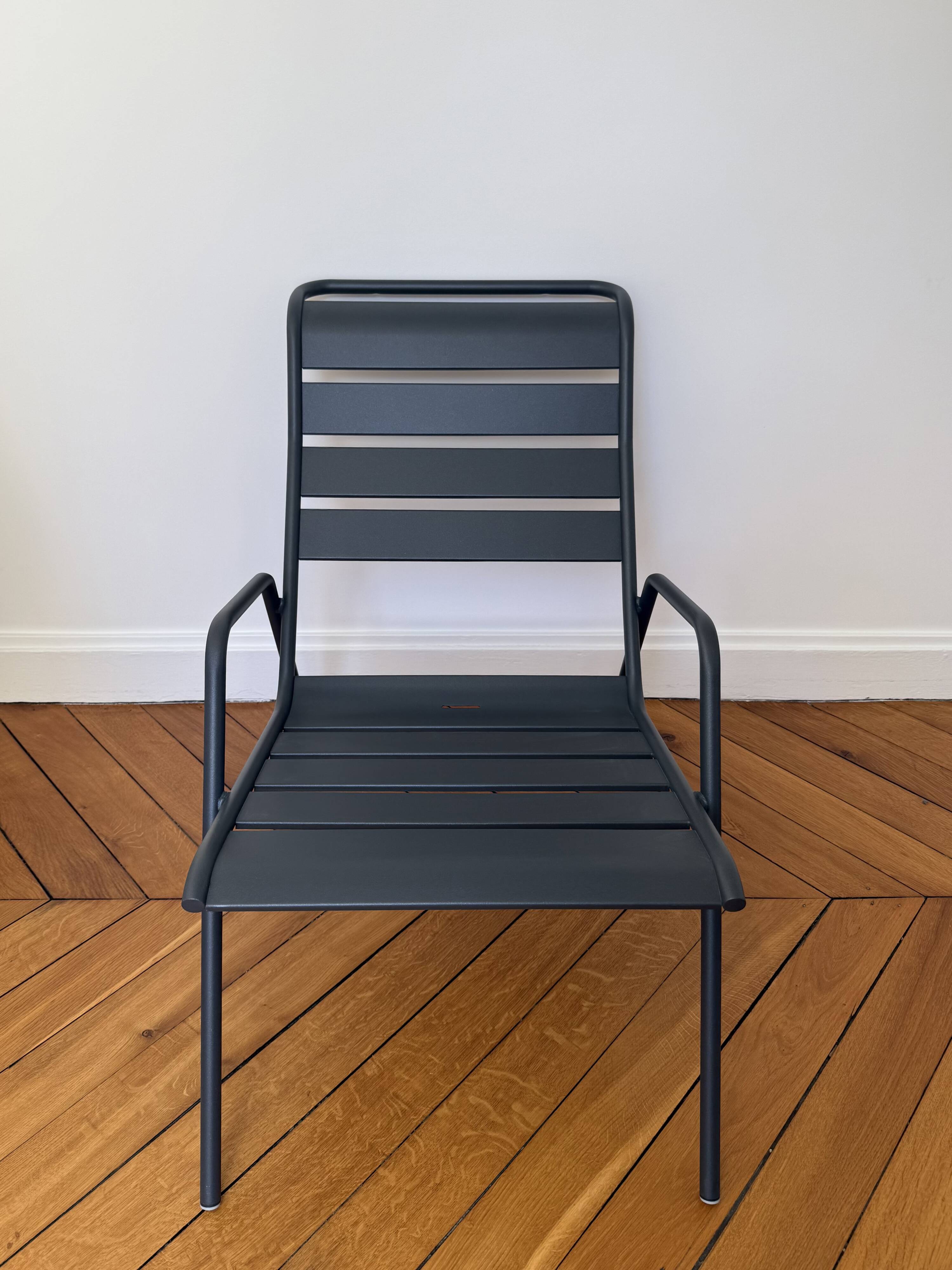 Fauteuil bas d'extérieur modèle Monceau édition Fermob