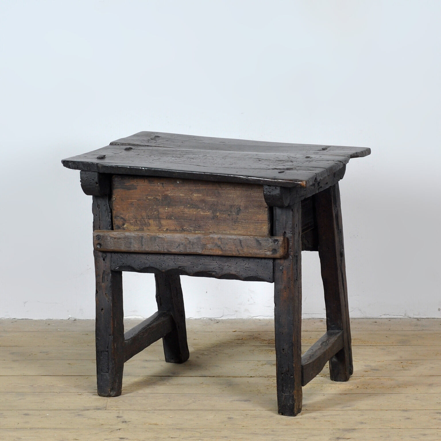 Spanish oak side table, 18th century