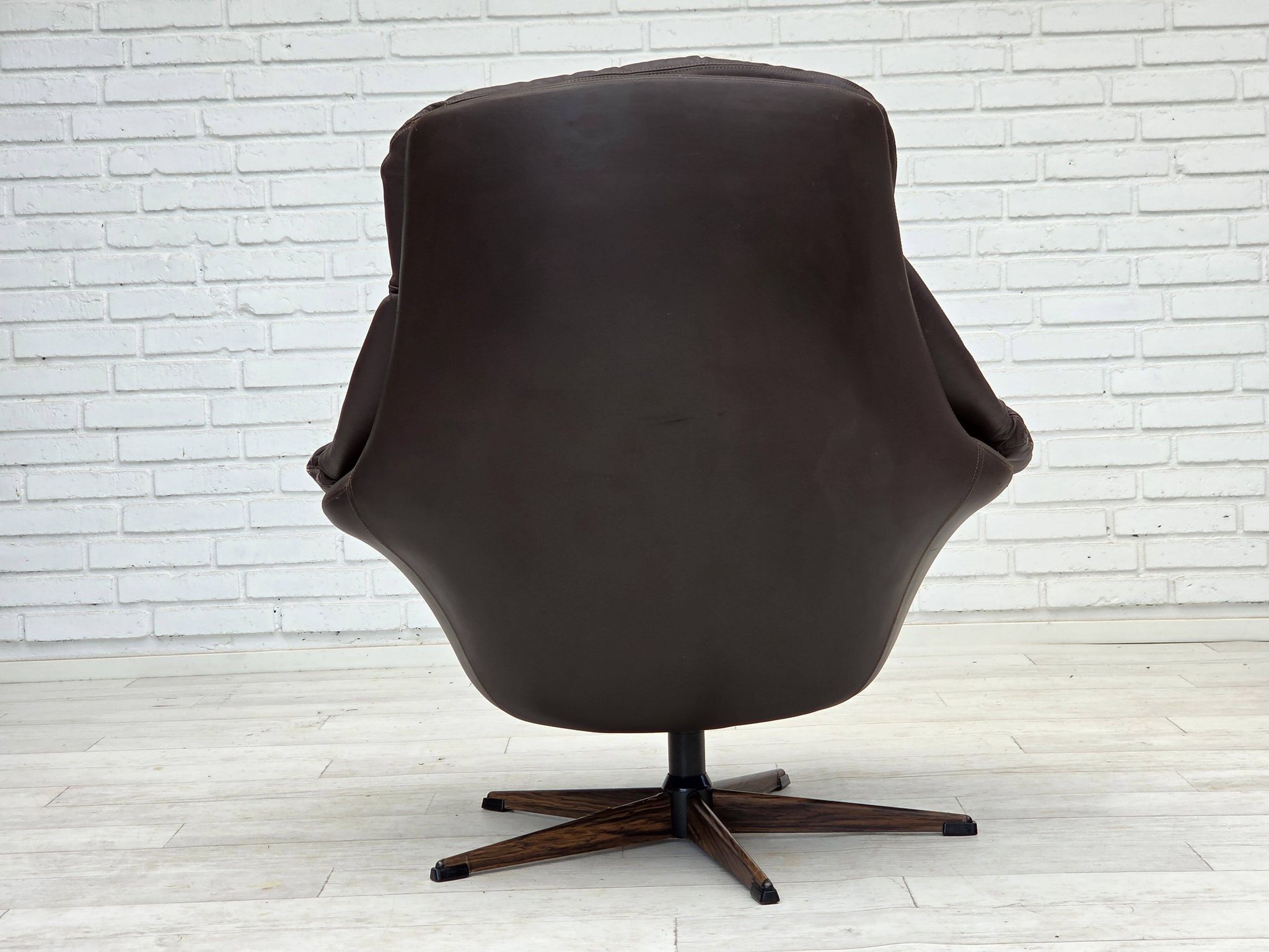 1970s, Danish design by H.W.Klein, swivel chair, for Bramin Møbler.