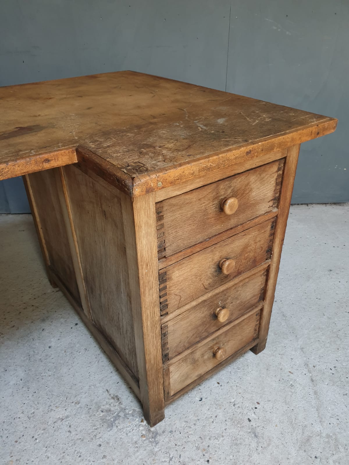 Bureau en chêne années 1940
