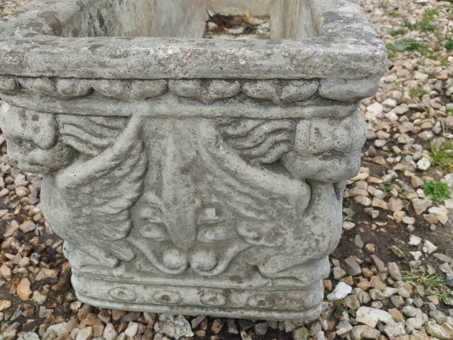 Pair of ancient stone Médicis planters