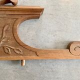 Monogrammed architectural element RE