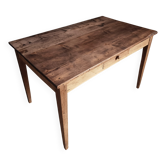 Table de ferme française vintage avec tiroir, bois mélangés, vers 1900–1930