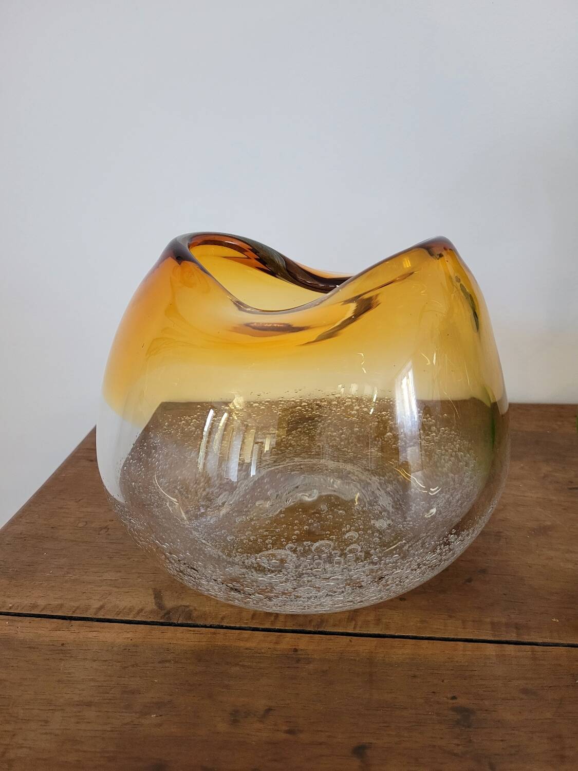 Vase boule en verre soufflé