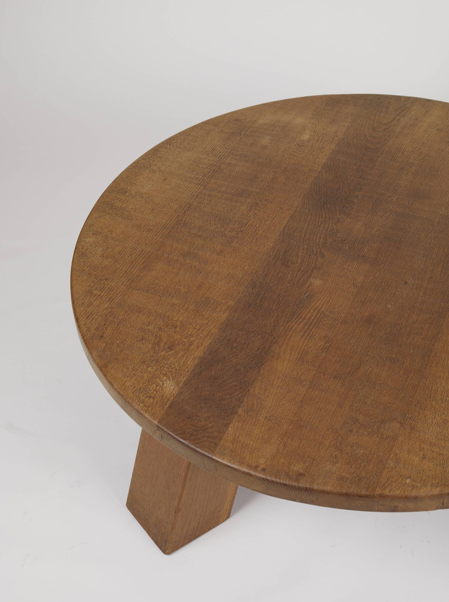 Brutalist round tripod coffee table in solid wood (Oak) Circa 1960
