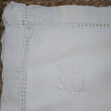 Taie d'oreiller ancienne brodée monogramme MB