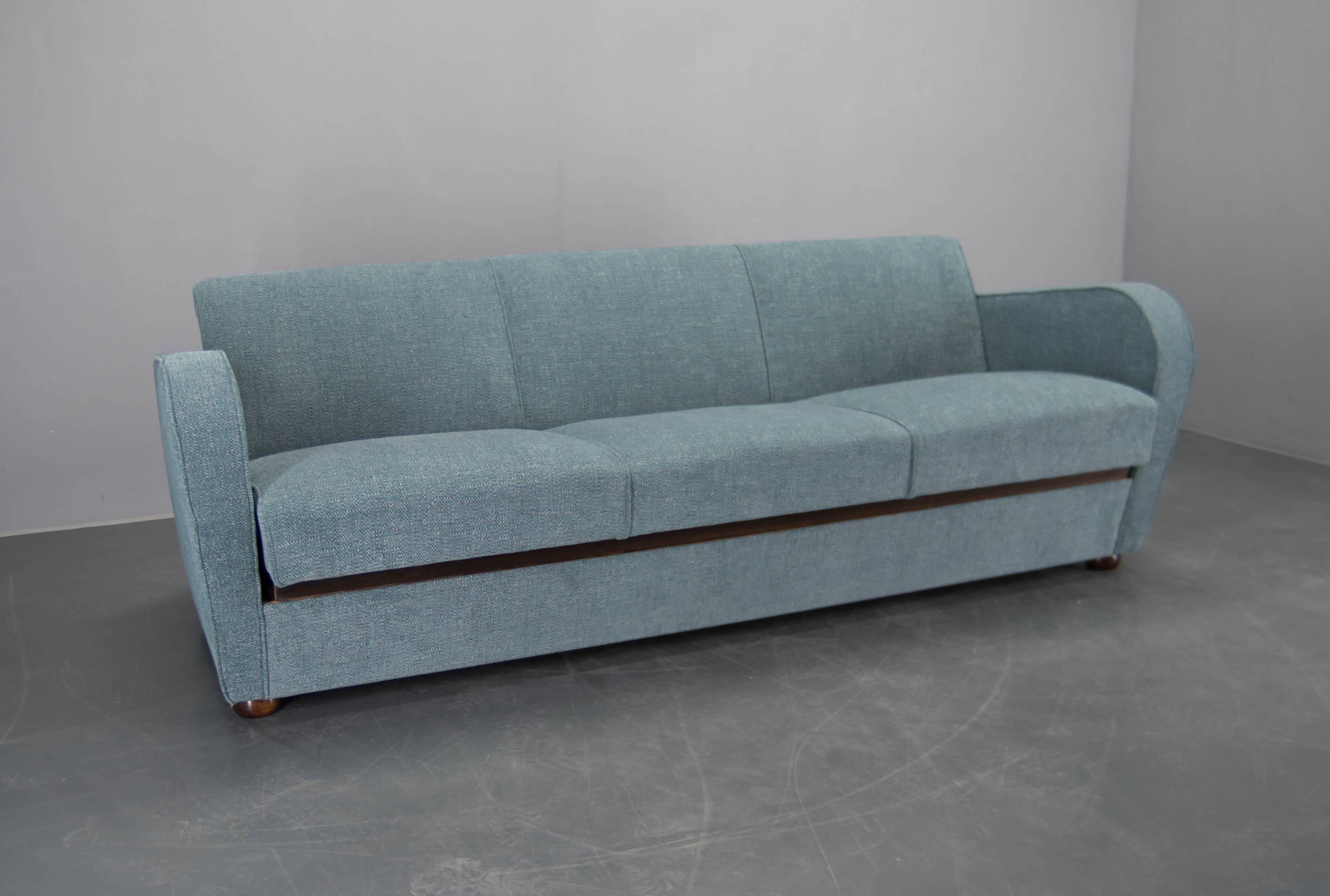 Canapé/lit pliant Art déco nouvellement rembourré par Halabala, années 1930