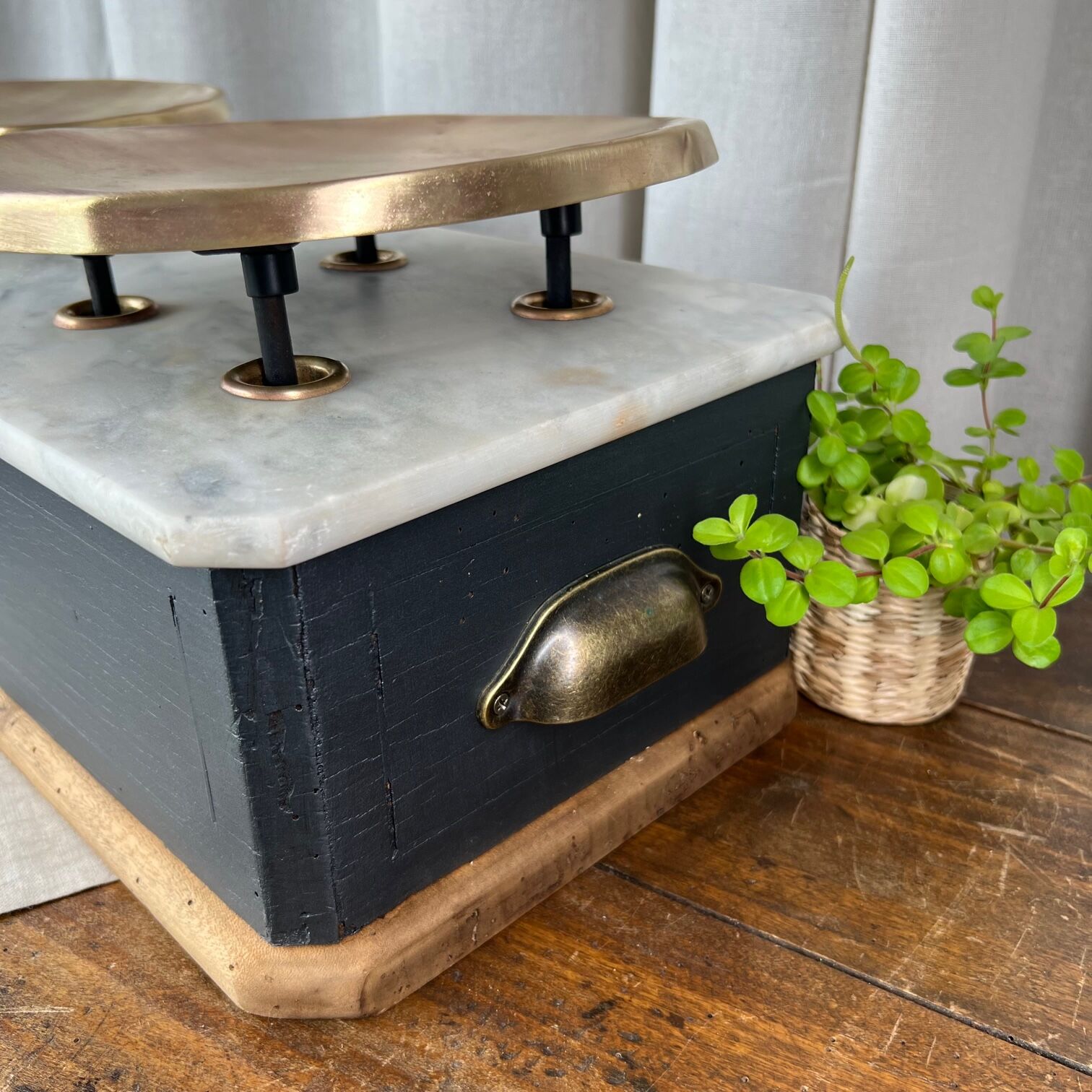 Grocer's scale in wood and marble "Béranger"