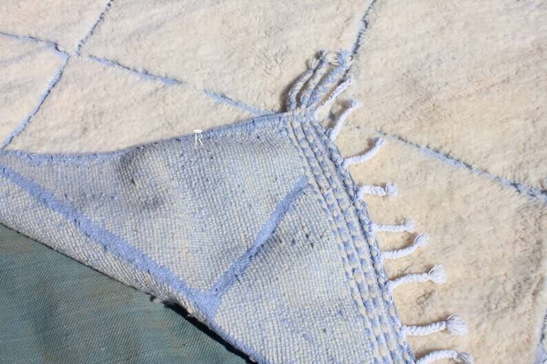 Handmade Berber rug 250cm x 150cm