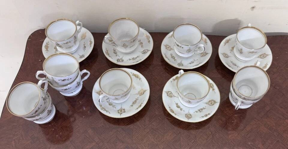 Limoges porcelain tea/coffee service – Maison Giraud, gold decoration – X