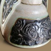 Vase à oreilles en faience craquelée art déco - Roses noires