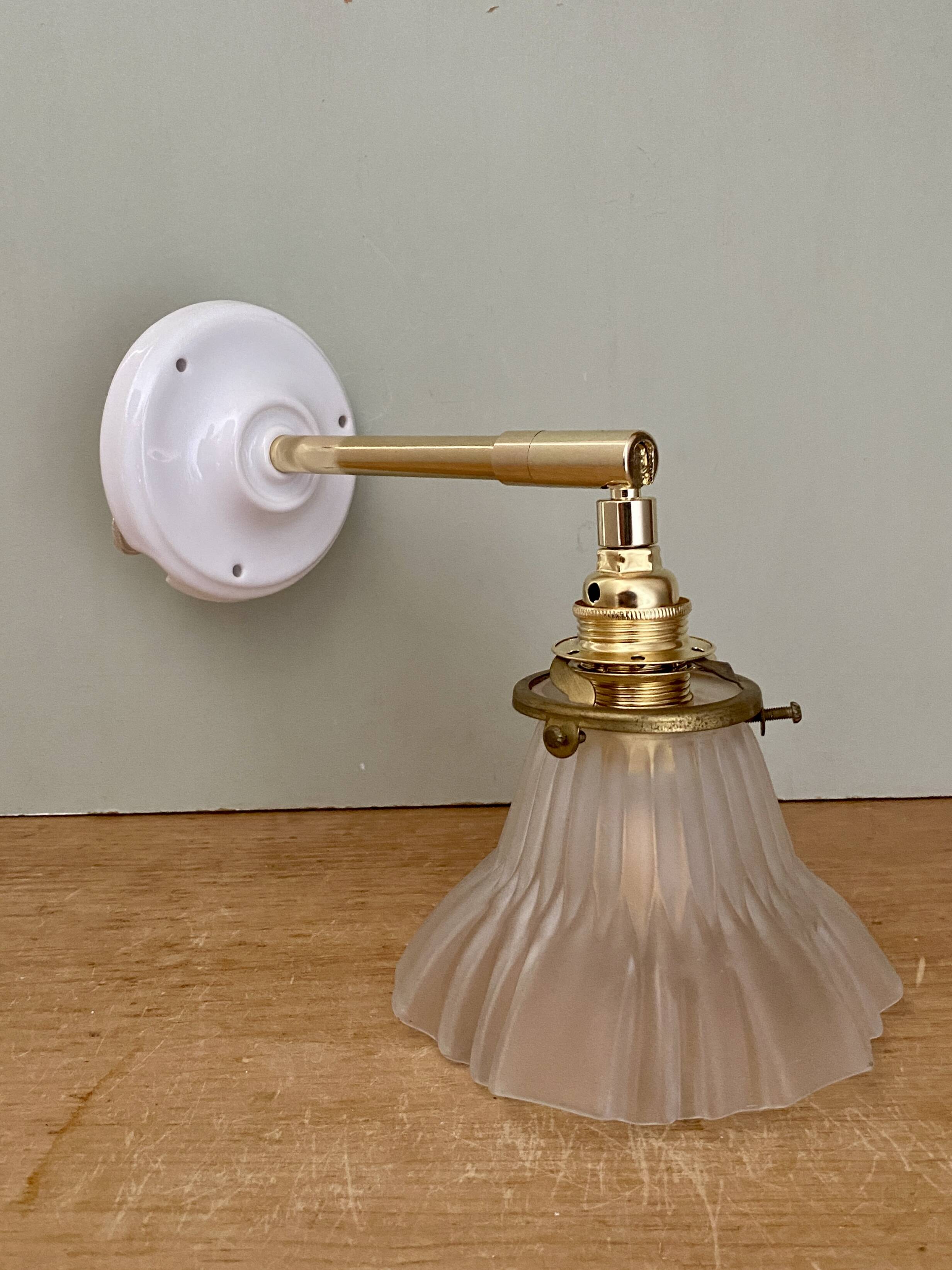 Vintage art deco frosted glass tulip wall light