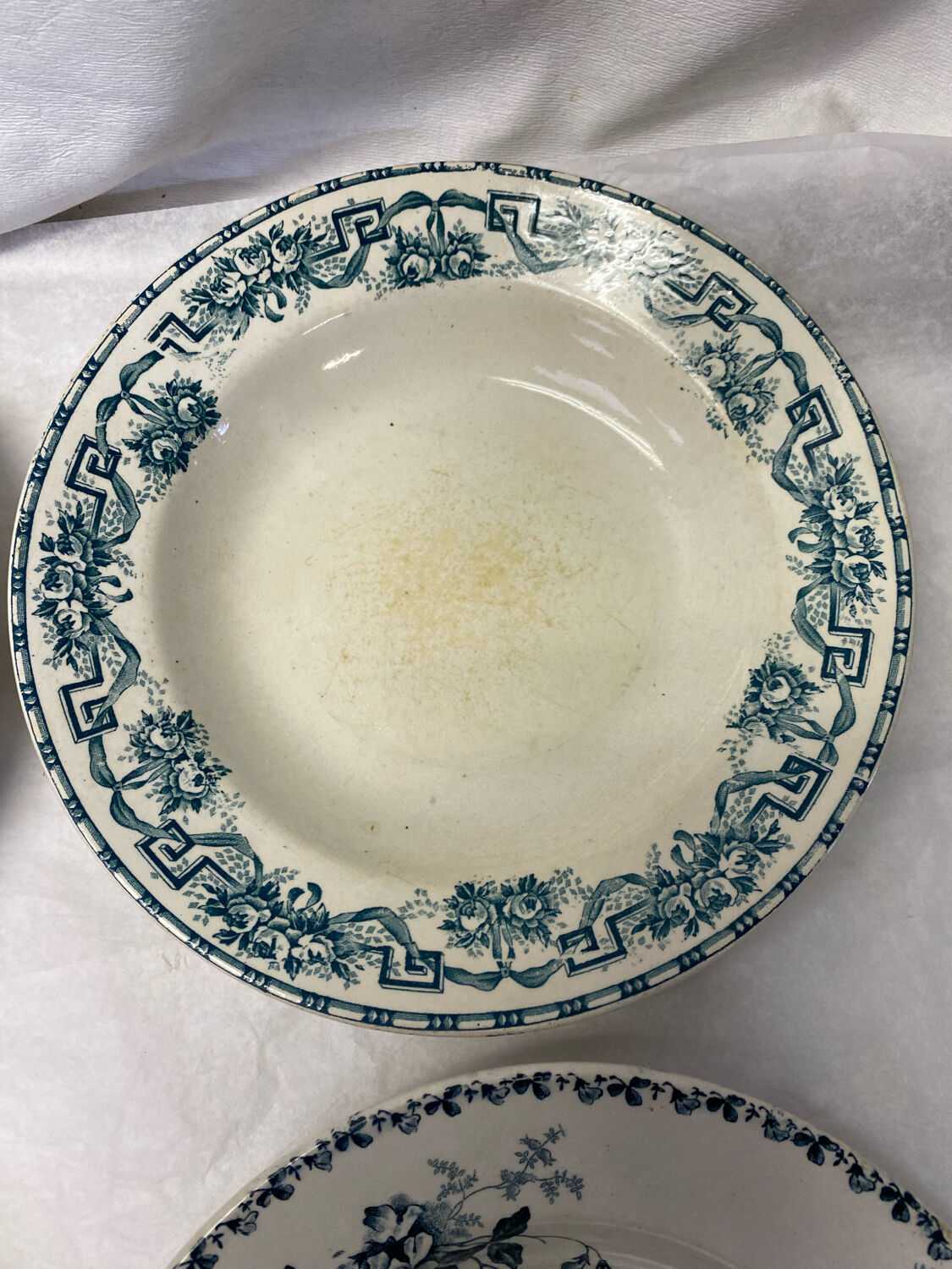 Set of 4 old hollow plates