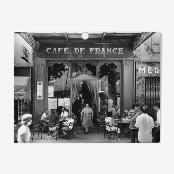 Photo "Le café de France à L'Isle-sur-la-Sorgue" 1979   /  Hommage à Willy RONIS   /  15 x 20