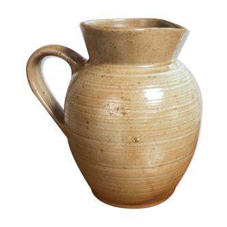 Sandstone pitcher