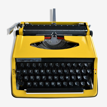 Machine à écrire Nogamatic 400 by Brother, années 70