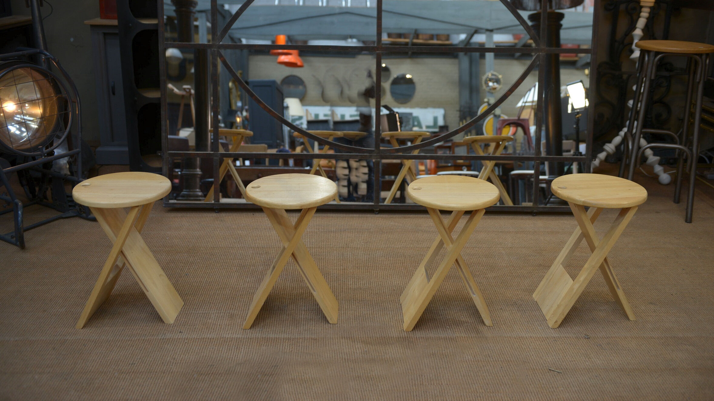 4 tabourets design pliants Adrian Reed, modèle Suzy