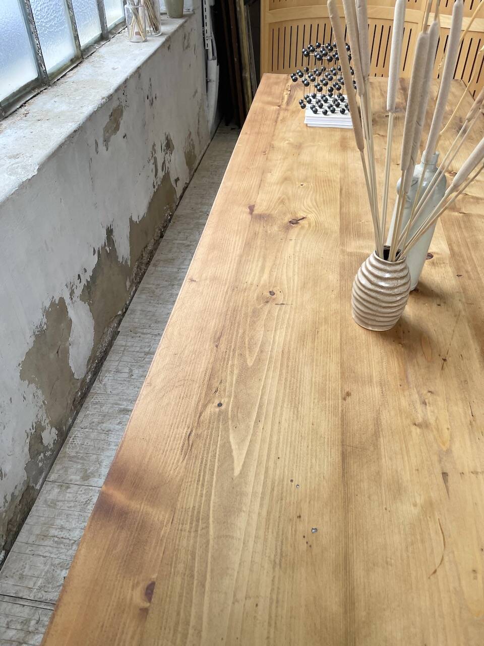 Farmhouse table with spindle legs 2.50m