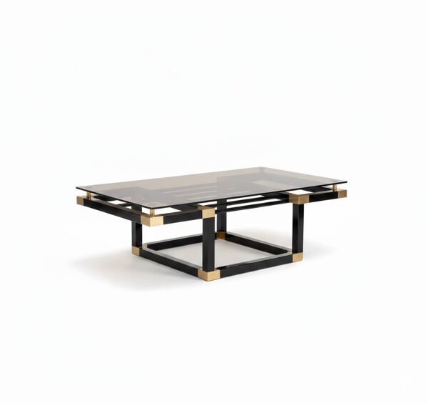 Table basse moderniste – Laiton, Laque noire et Verre fumé – Années 70