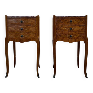 Paire de tables de chevet de style Louis XV en marqueterie