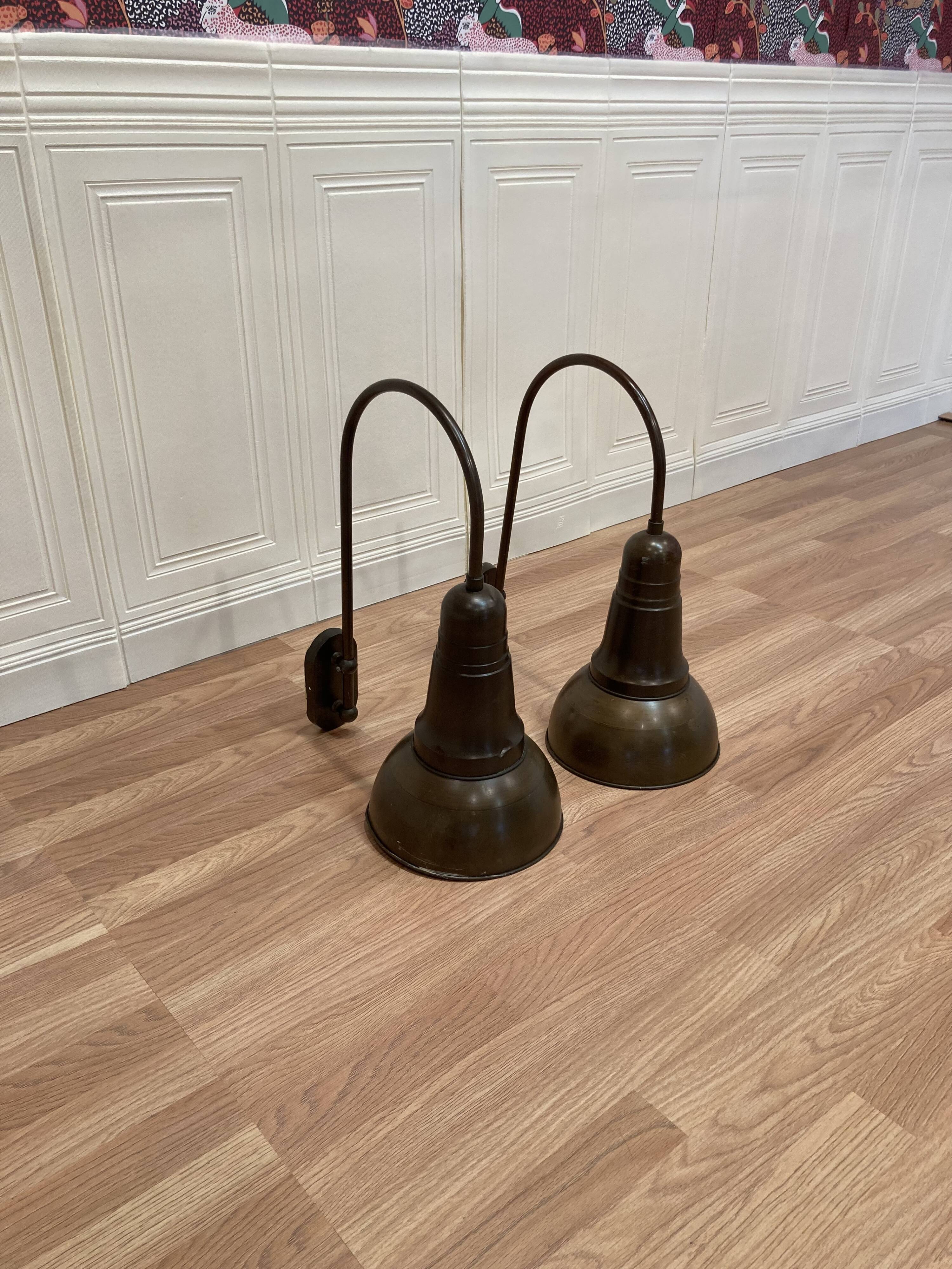 Grande paire d'appliques 1950 Design industriel.