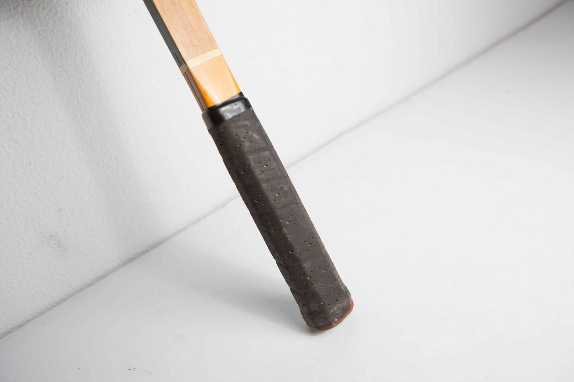 1960 Sydney tennis racket with metal tendor and cover