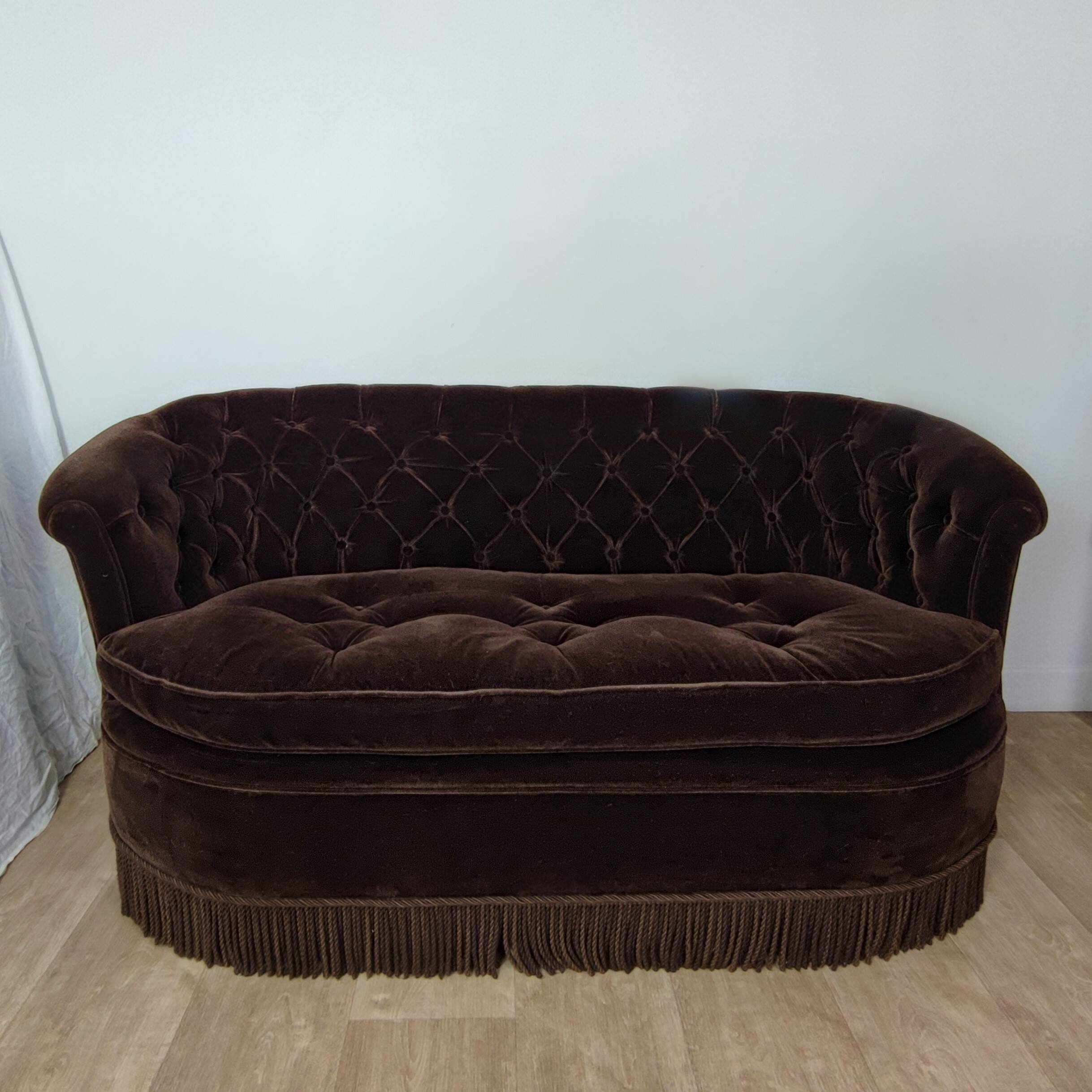 Velvet toad sofa