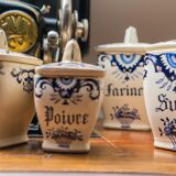 Pots à épices très anciens