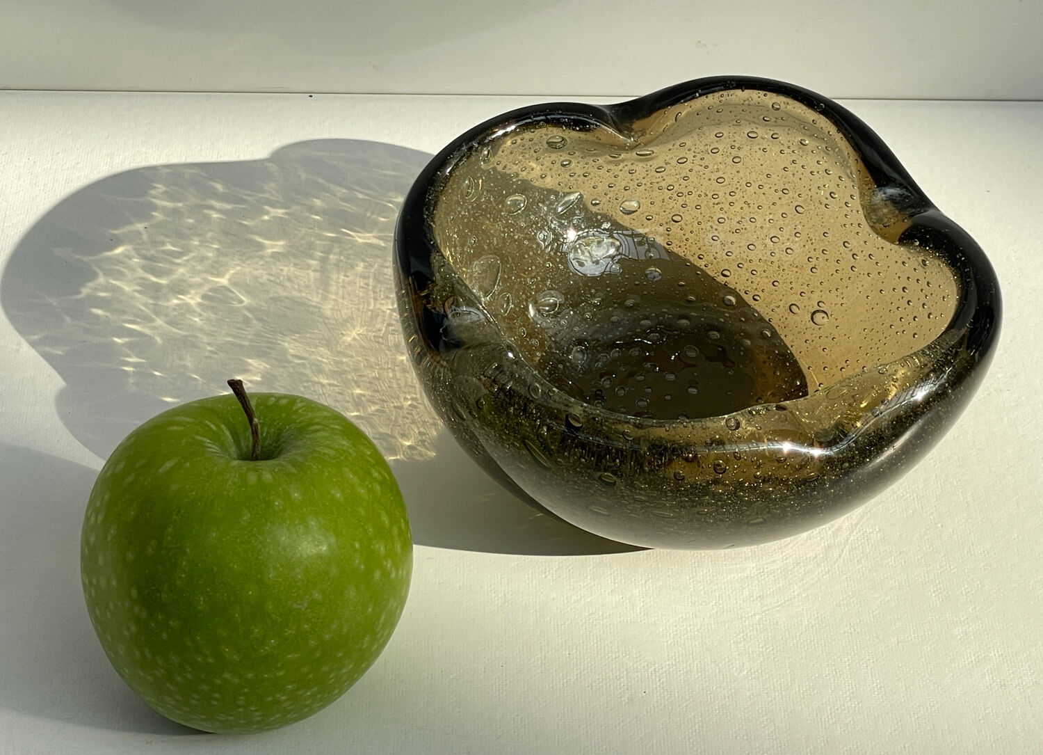 Cendrier en verre bulle ambré – design vintage années 60