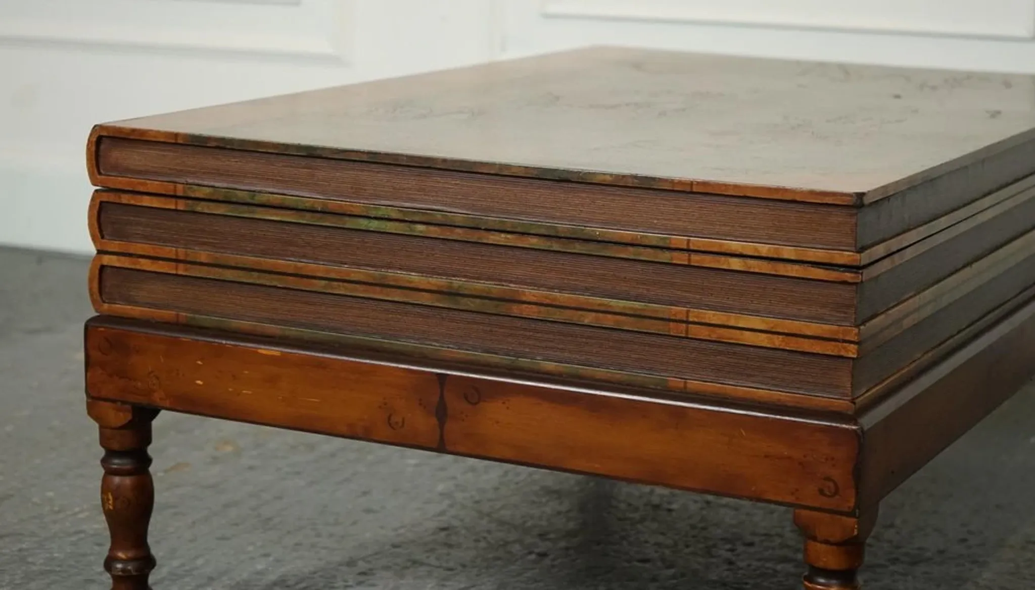Vintage Coffee Table in Faux Leather with Internal Storage for Books