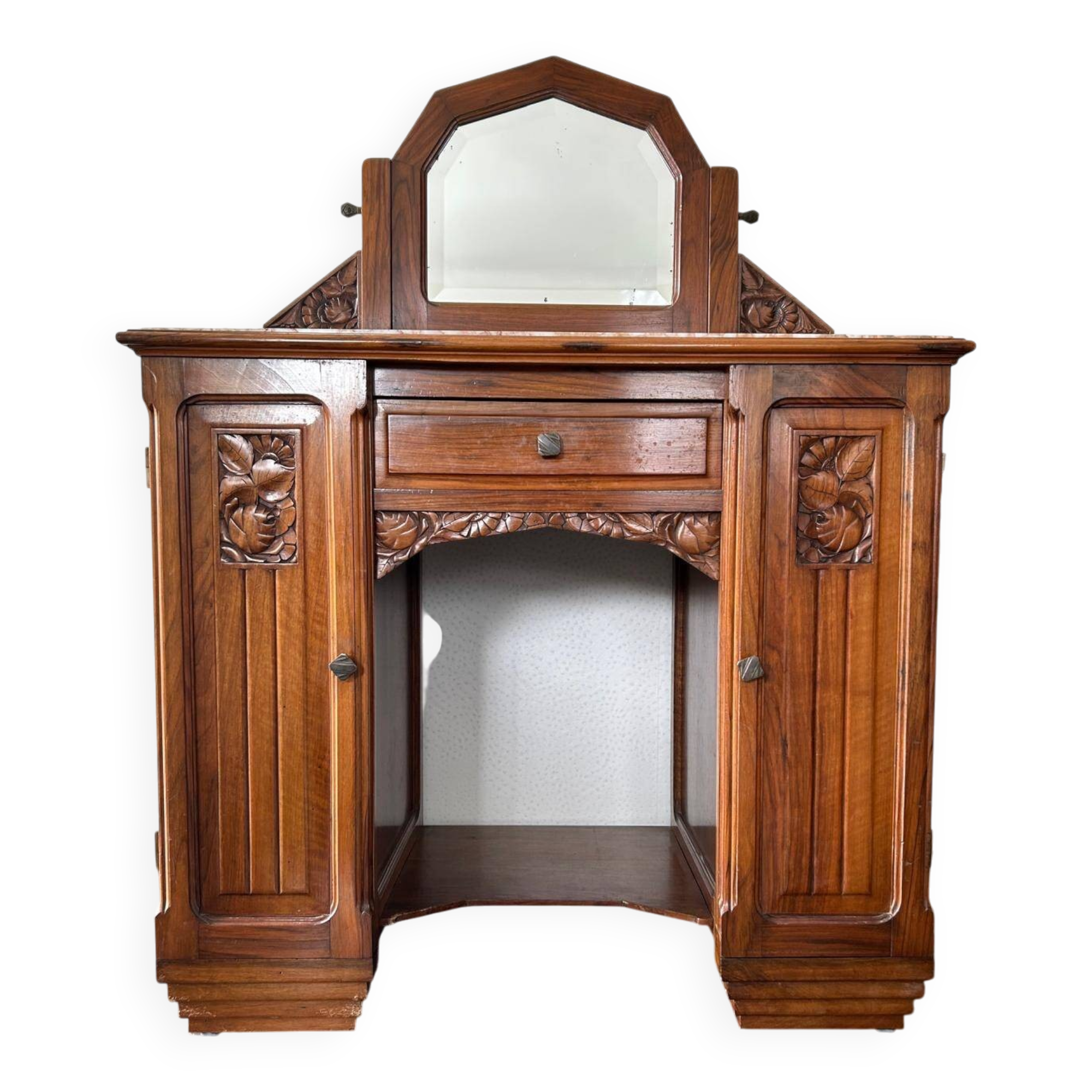 Art Deco hairdresser