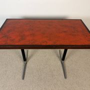 Table de bistrot vintage céramique rouge orangé
