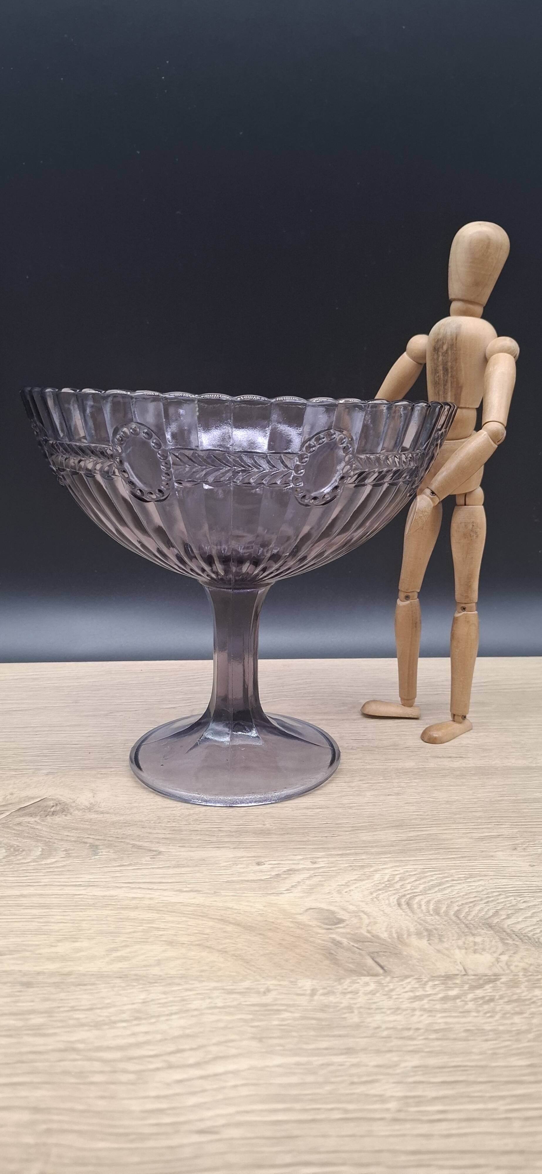 Large purple glass fruit bowl Manage