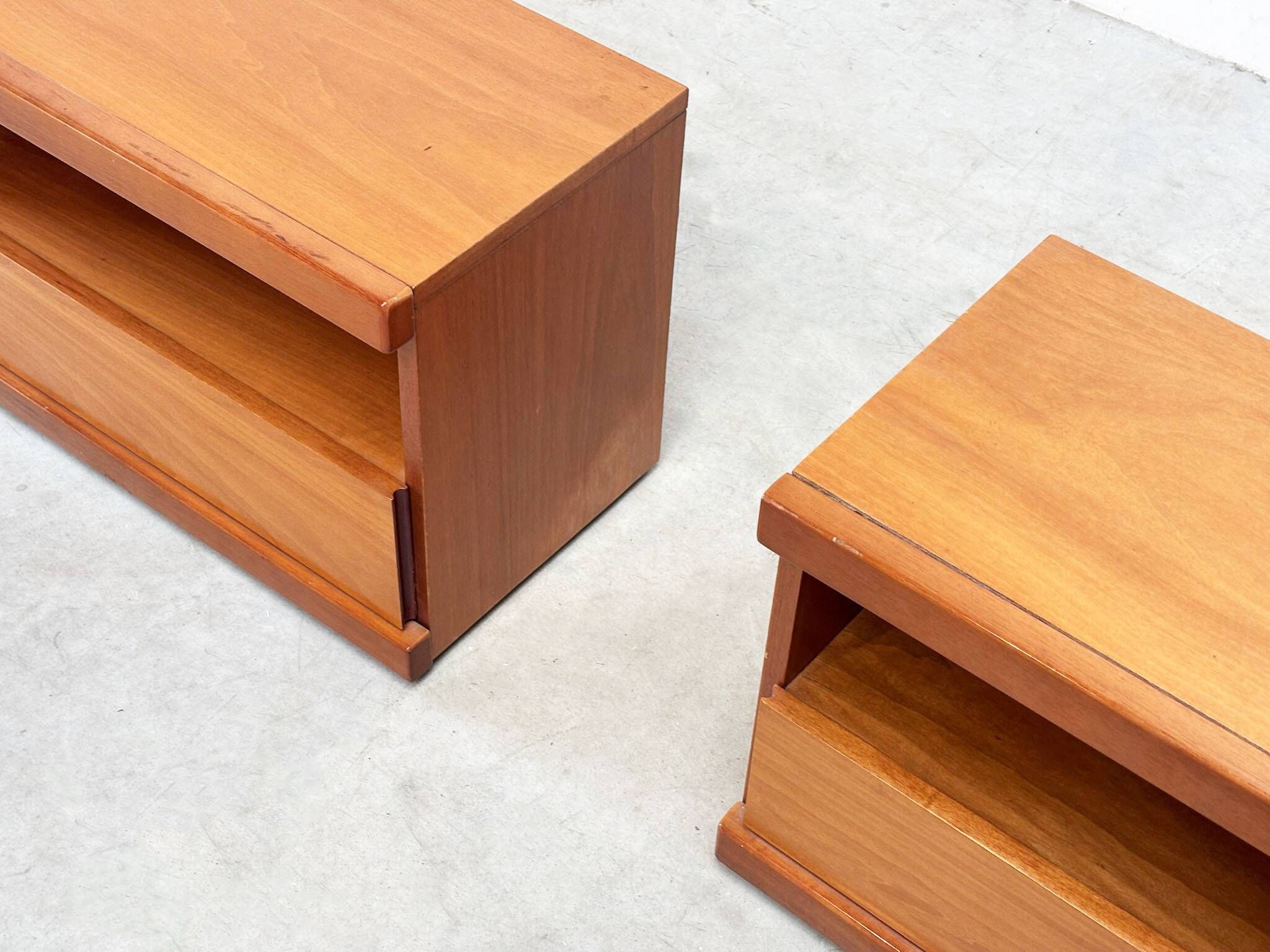 Tables de nuit françaises des années 1970