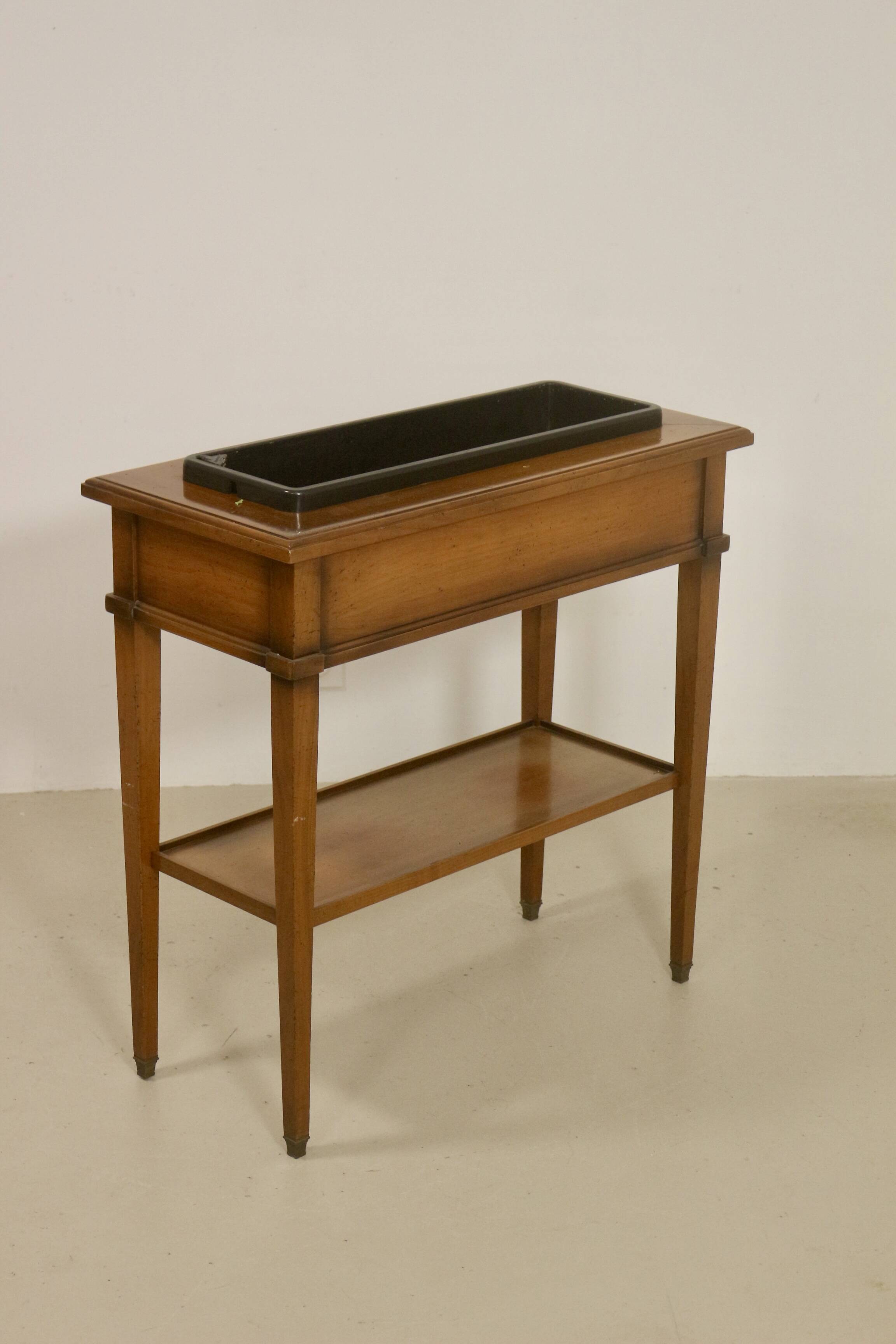 Indoor wooden planter. Ref blanchette