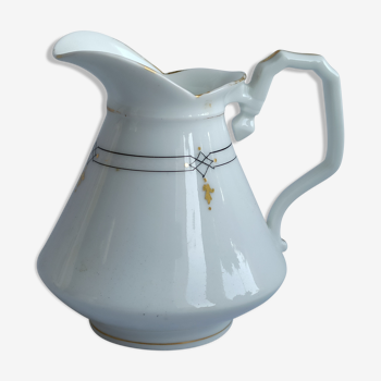 19th century porcelain milk pot