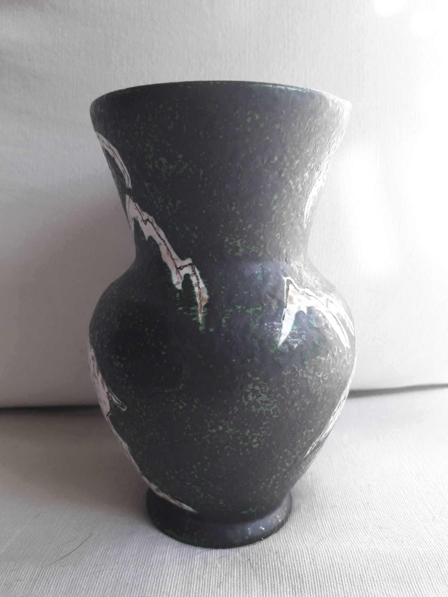 Vase vintage au décor alpin signé Italy