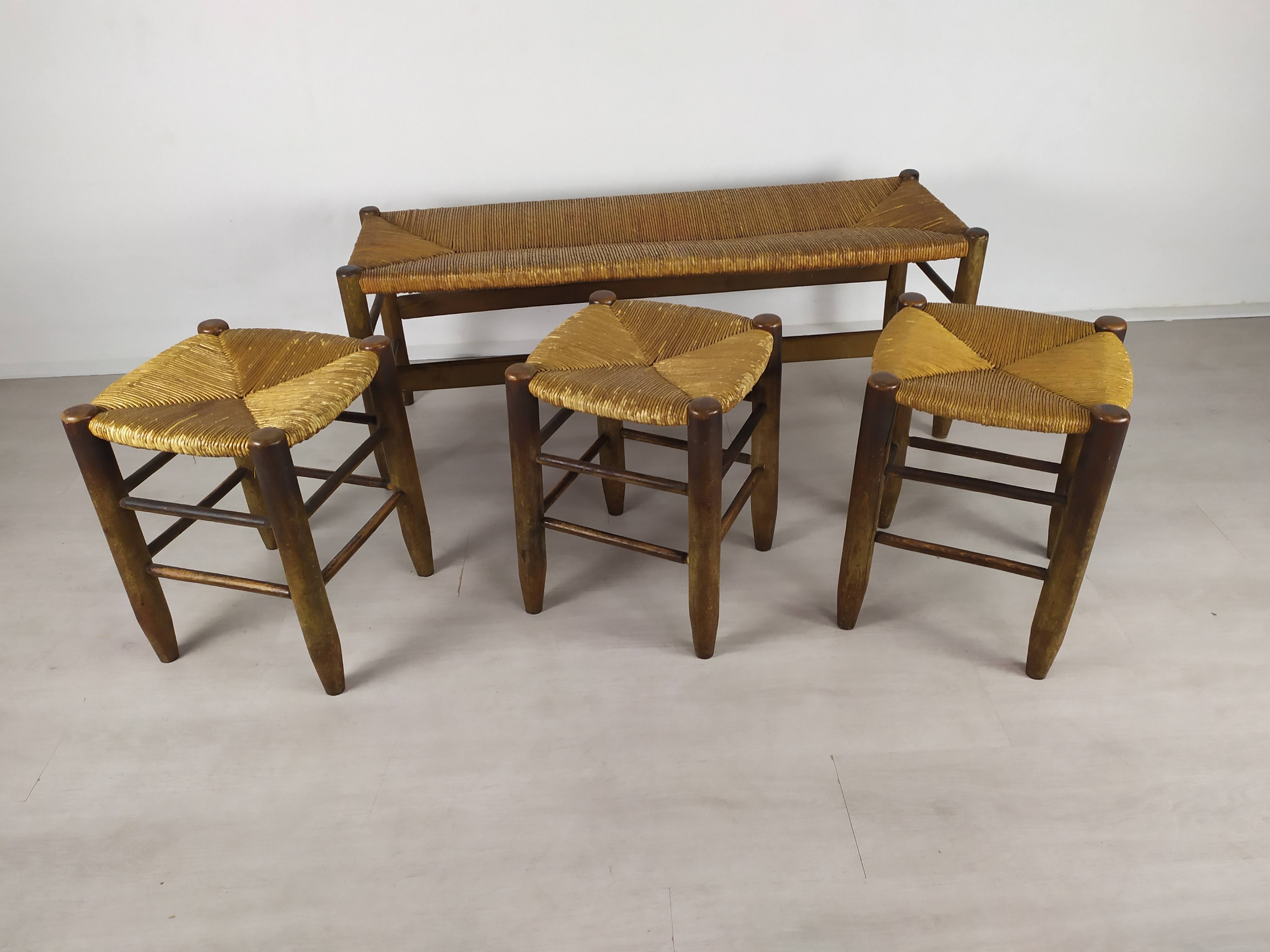 Tabourets et banquette paillé