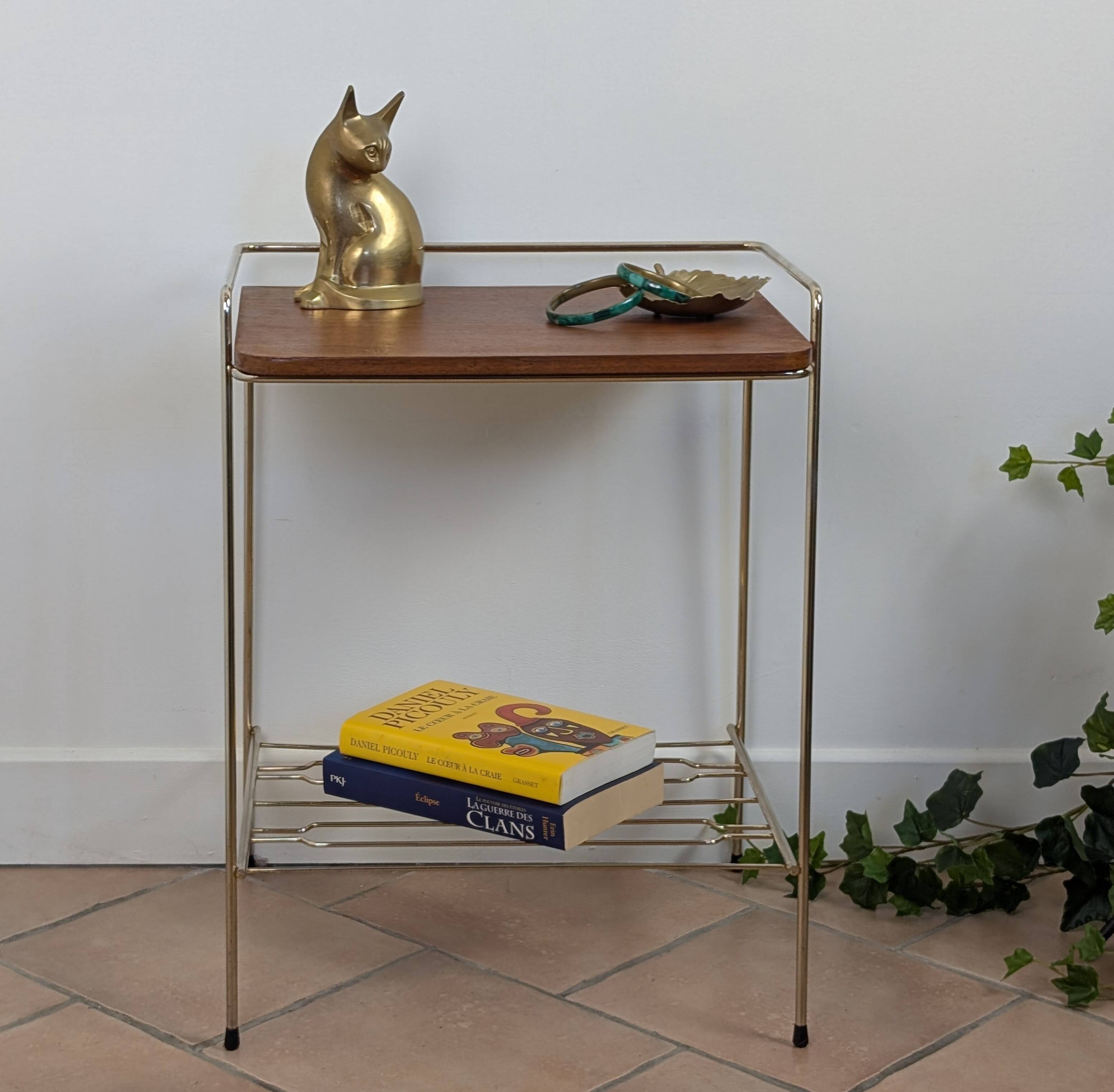 Bedside tables / Side tables
