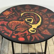 Table basse ronde vintage en céramique graphique rouge et jaune 1960