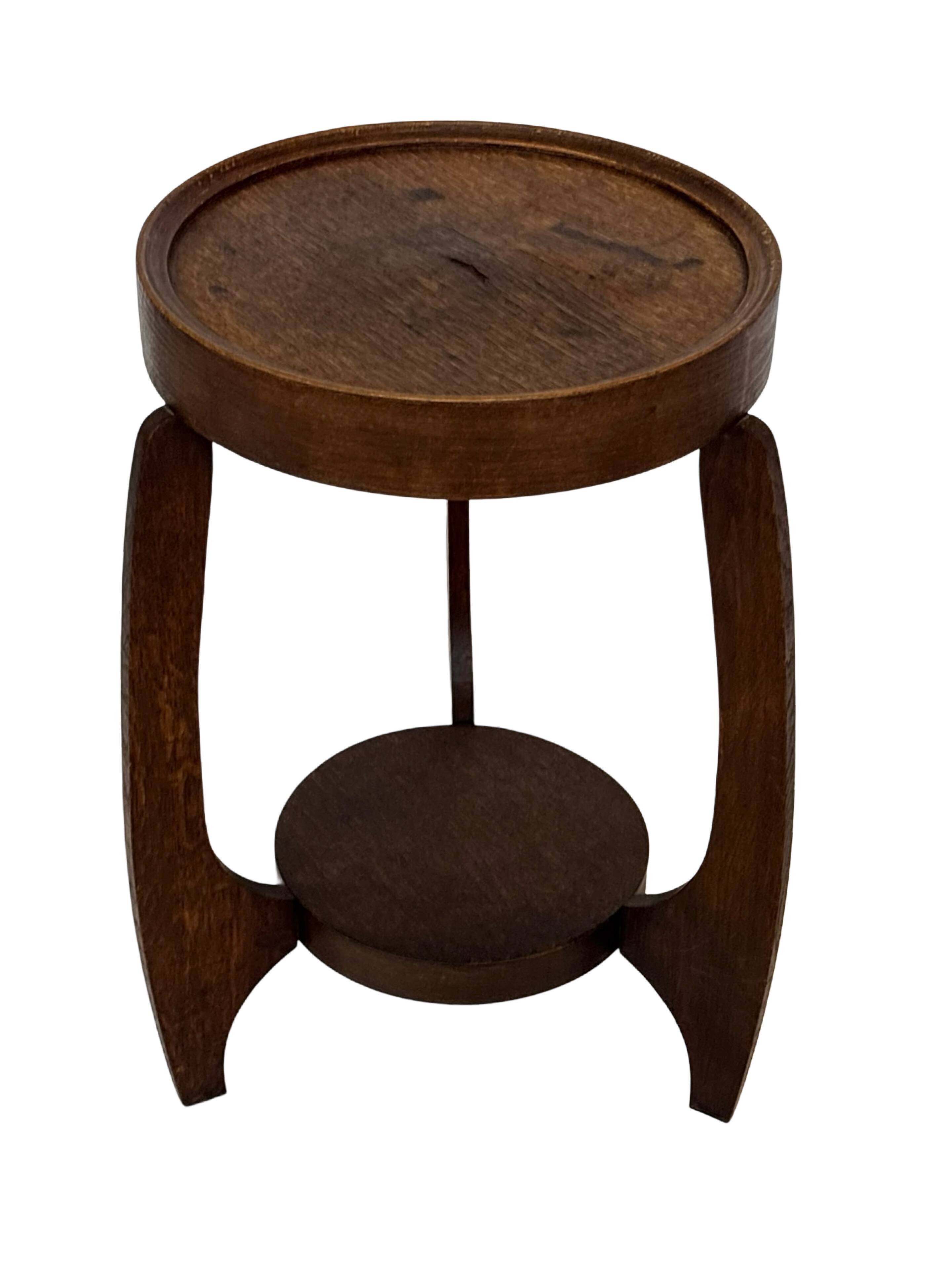 Table d'appoint Art Déco en chêne au design minimaliste